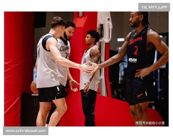 快船莱昂纳德伤愈复出,攻防核心率队避免连败 快船莱昂纳德伤愈复出,攻防核心率队避免连败