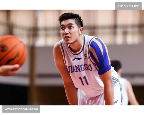 新疆男篮内线危机加剧，吴冠希伤退影响季后赛前景